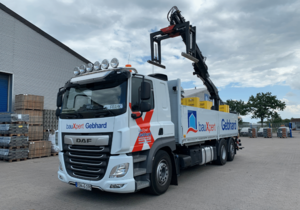 Baustoff-LKW, baustoffe liefern, Kranentladung, Baustoffe